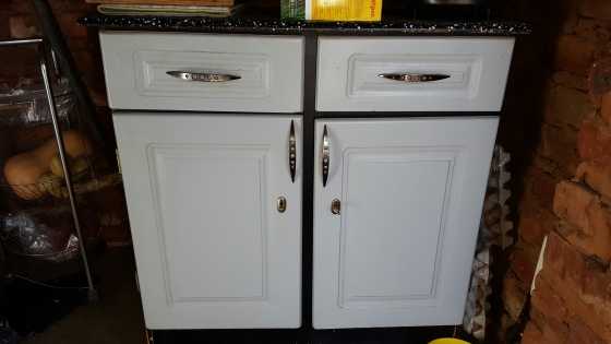 Kitchen Cupboards x 2