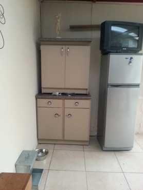 Kitchen floor units