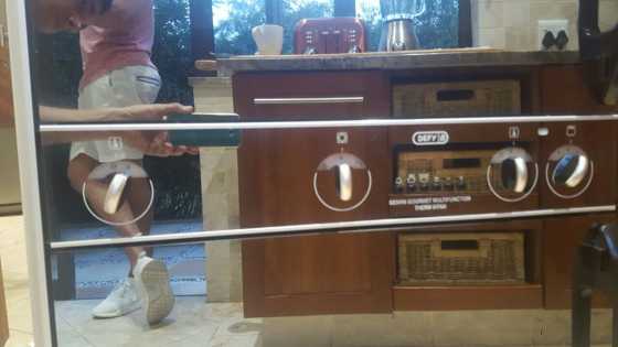 Kitchen Set (Oven, Stoves amp Extractor)