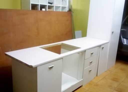 Kitchen Units with Counter Tops