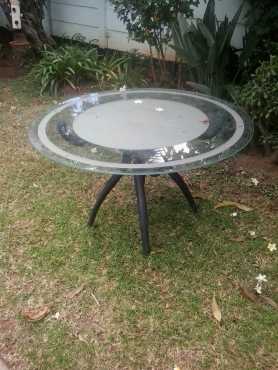 KitchenGarden glass table