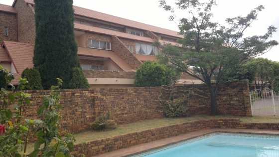 KloofenDal Townhouse 2 Let (Very Spacious Upmarket Quiet complex)