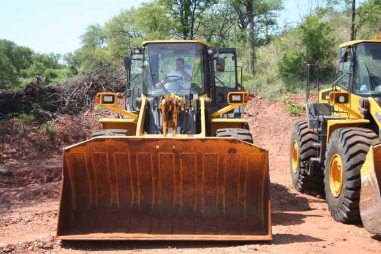 Komatsu 4705 Front end Loader