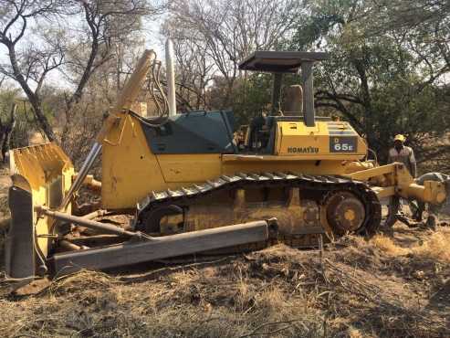 Komatsu D65-12 Bulldozer for sale