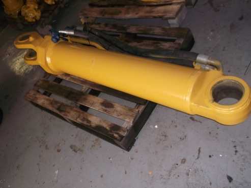 KOMATSU WA 600-1 SPARES FOR SALE