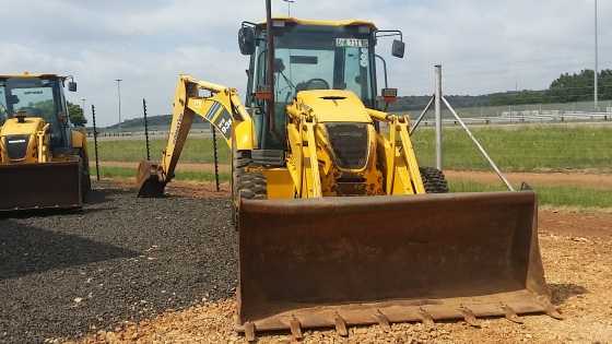 KOMATSU WB93R-3