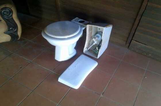 Kompleet toilet te koop