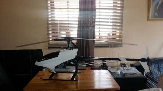 Kyosho Caliber 3 nitro Helicopter