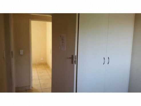 La Rochelle 2bedrooms, bathroom, kitchen, lounge Rental R2900