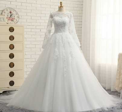 Lace wedding dress