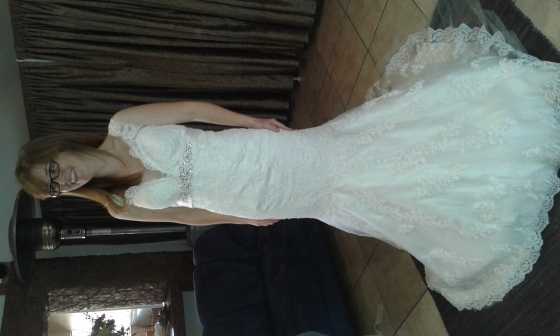 Lace Wedding dress (unused)