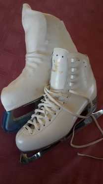 Ladie039s figure skates