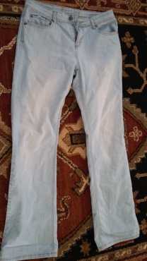 Ladies 2nd hand jeans for sale