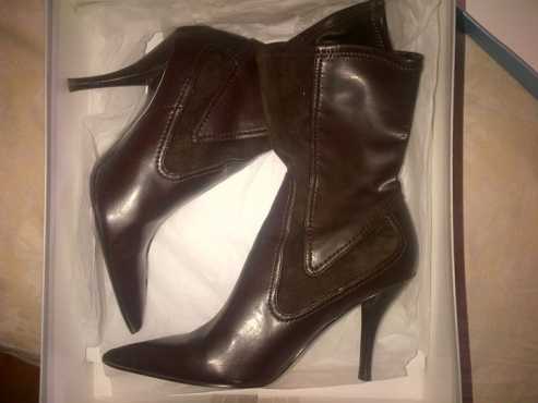 ladies nine west boot size 5