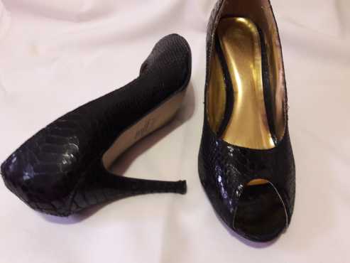 Ladies patent black leather High heel shoes for sale  S10