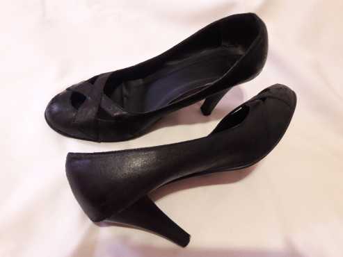 Ladies patent black leather High heel shoes for sale  S12