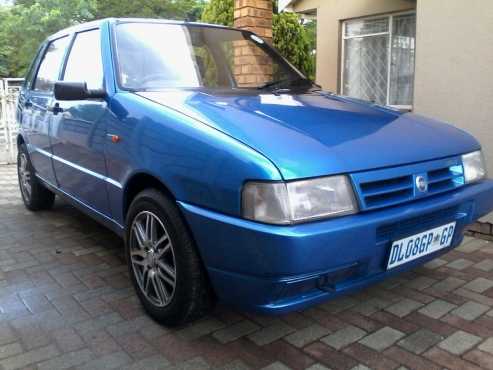 LADY OWNED FIAT UNO MIA AMUST SEE ALMOST STILL LIKE NEW