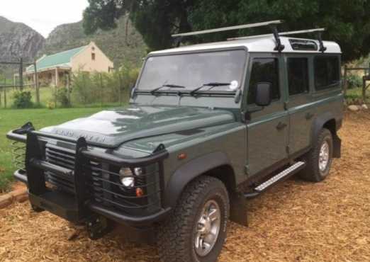 LAND ROVER DEFENDER 12