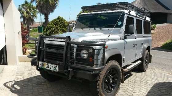 Land Rover Defender 13