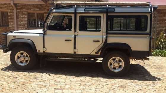 Land Rover Defender Stationwagon