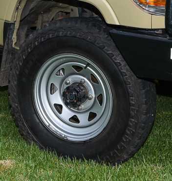 landcruiser rims and tyres 5 hole