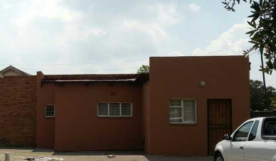 Langenhoven st flat 1 bedroom 1 bathroom