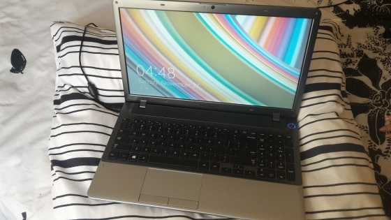 Laptop For Sale  SAMSUNG NP350V5C R3800