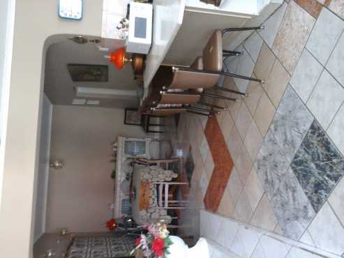 Large 2 bedroom cottage Dawnview (Primrose) - Furnished