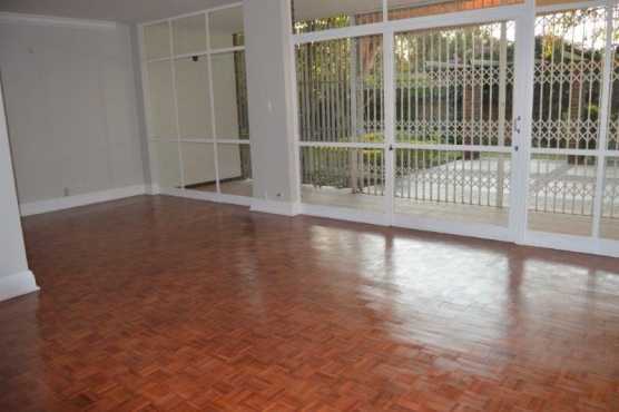 Large 3 Bedroom Garden Apartment in Benmore Road, Benmore Gardens, Morningside, Sandton