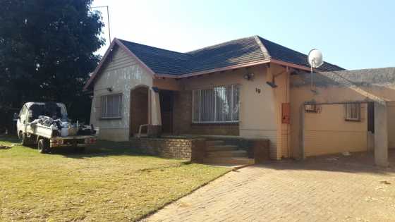 Large 4 bed tiled home , Primrose ,for sale