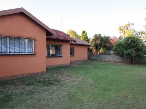 Large house to let-Impala Park, Boksburg