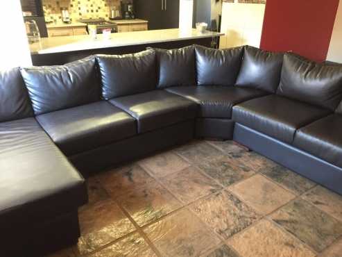 Large L-shaped corner couch suite