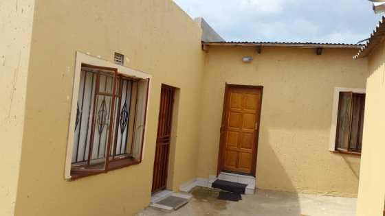 Large Room for Rent in Pimville Zone 3 Soweto