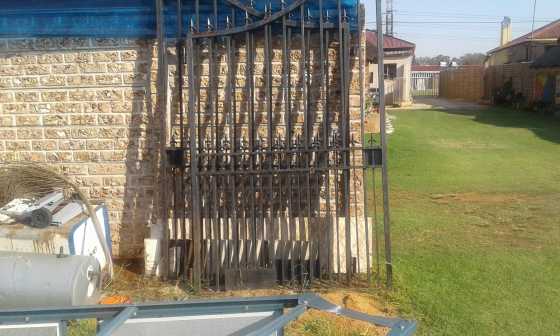 Large steel gates - double - R1200