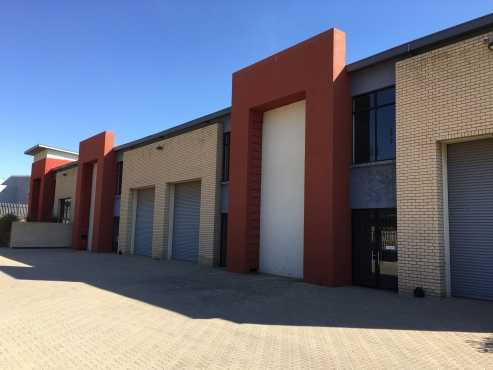 LARGE WAREHOUSE  FACTORY  DISTRIBUTION CENTRE TO LET IN CORPORATE PARK NORTH, LOUWLARDIA, CENTURIO