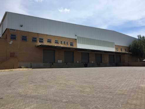 LARGE WAREHOUSE  FACTORY  DISTRIBUTION CENTRE TO LET IN LAULARDIA, CENTURION