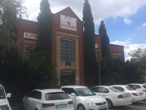 LARGE WAREHOUSE  FACTORY TO LET IN HIGHWAY BUSINESS PARK, CENTURION