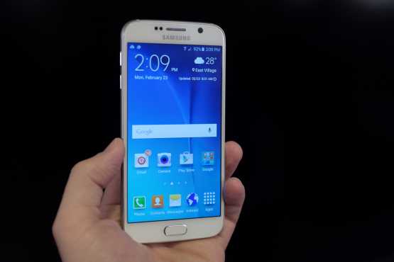 LATEST Samsung Galaxy S6 WHITE QUAD HD as new TO SELL OR SWOP