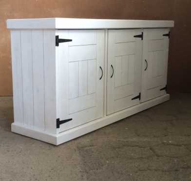 Laundry Cupboard Farmhouse series 1900 with 3 doors - White washed