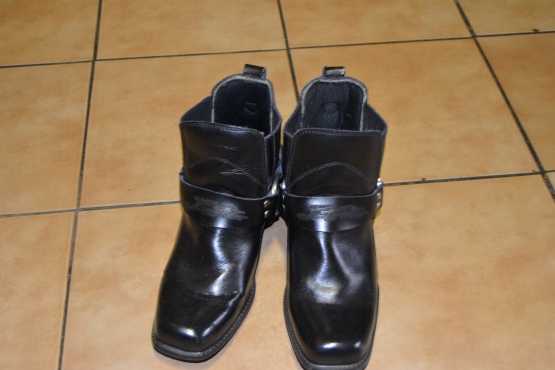 Leather boots for sale