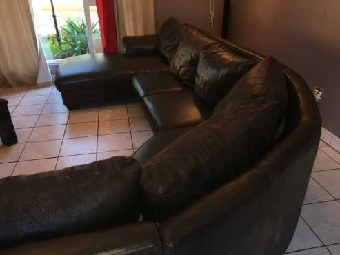 Leather corner couch 3.5x3m. Coricraft. almost new.