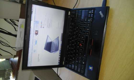 Lenovo X220 Thinkpad with Ultrabase Series Docking Station