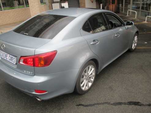 Lexus Is250 2009 Sedan V6 Engine 120,000 km Sun Roof