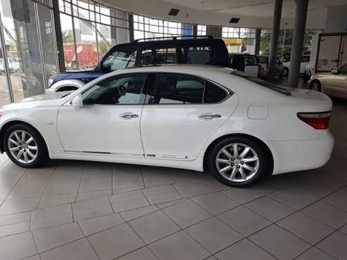 Lexus LS 460