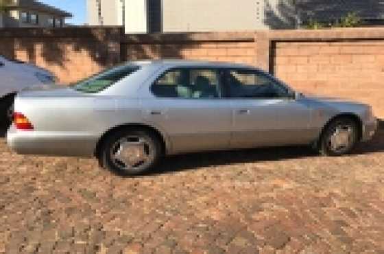 Lexus LS400