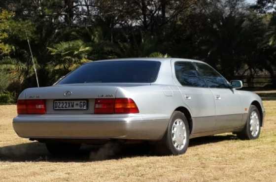 Lexus LS400