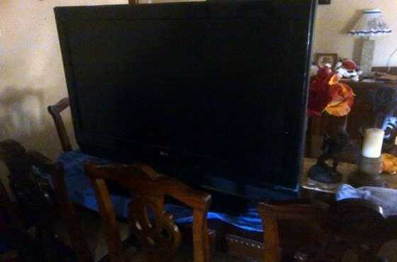 LG 107cm Flat screen werk 100