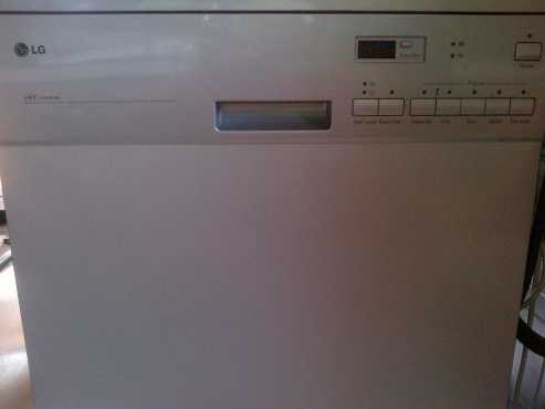 LG 14 Plate Silver Dishwasher