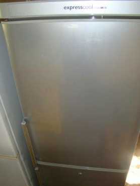 LG 329L Silver FridgeFreezer