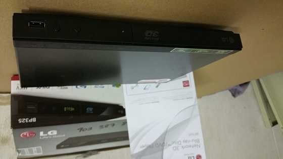 LG 3D BLURAY PLAYER like new in box